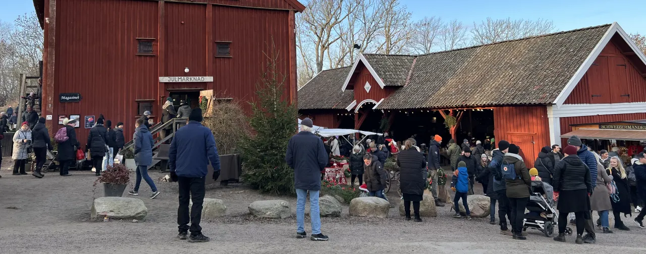 Rött magasin, vagnslider, julmarknad