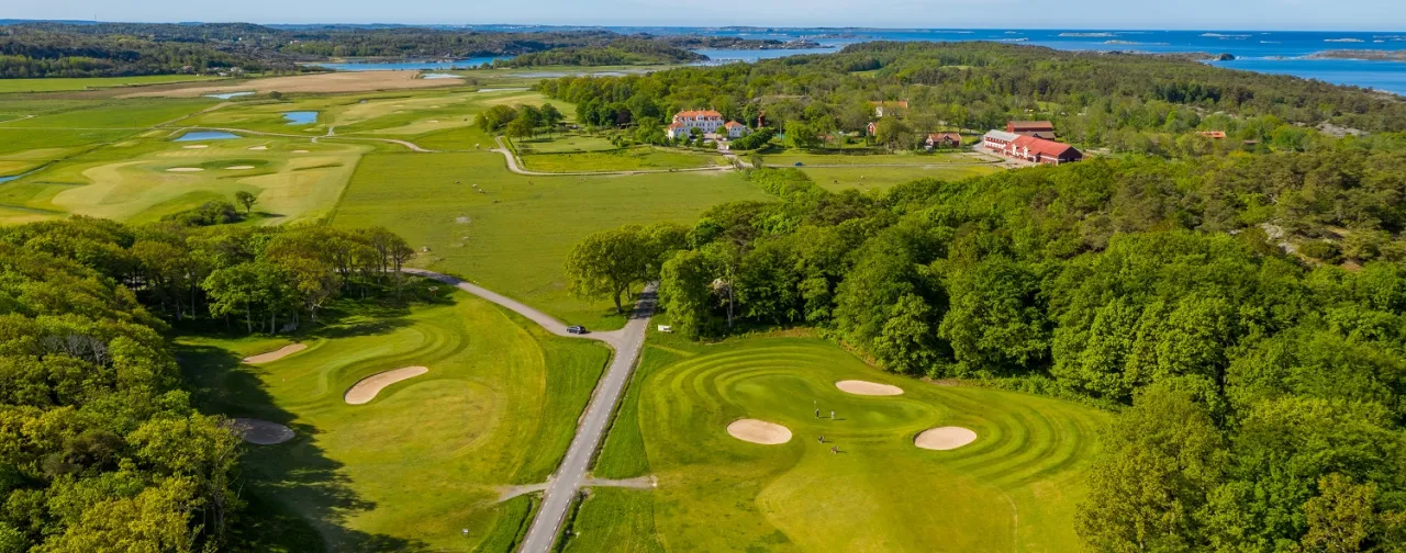 drönarbild, golfbana, gård