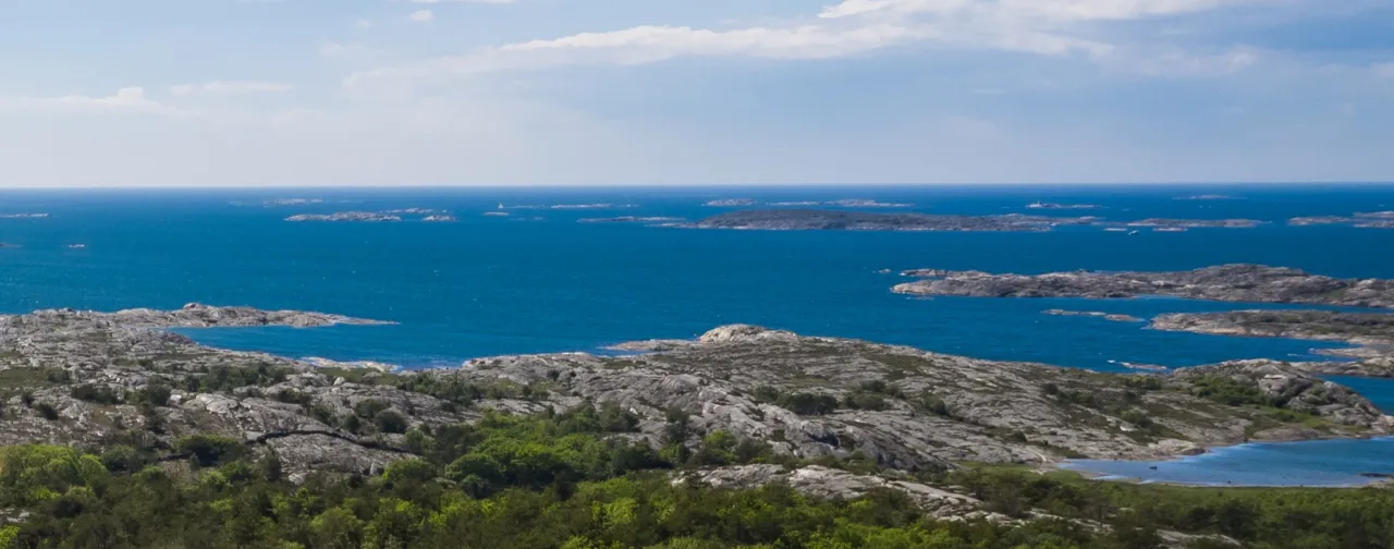 drönarbild kustlandskap