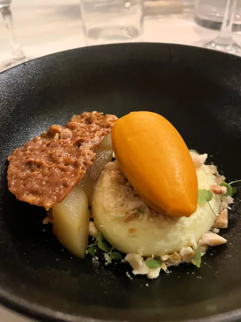 tallrik med dessert