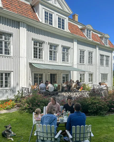 lunchgäster utomhus